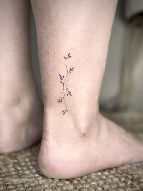 Fineline Tattoo